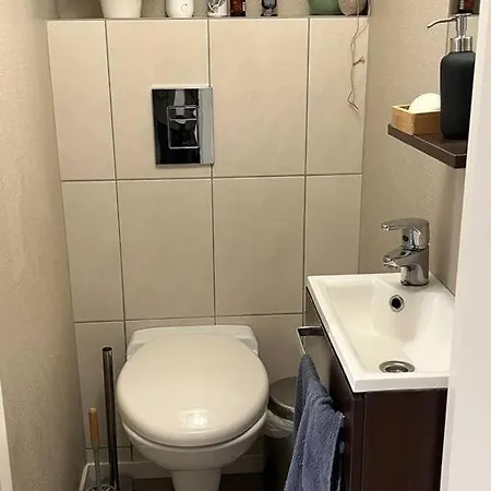 Eget Rom Og Bad Med Delt Kjokken, 15 Minutter Fra Trondheim