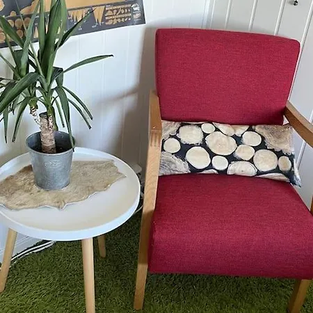 Hyggelig Rom Med Kjoleskap Mikro Og Vannkoker Samt Eget Bad Og Toalett Nydelig Utsikt Og Gratis Parkering *