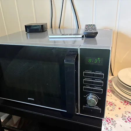 Hyggelig Rom Med Kjoleskap Mikro Og Vannkoker Samt Eget Bad Og Toalett Nydelig Utsikt Og Gratis Parkering Malvik